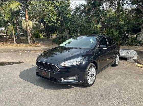 FORD FOCUS 2.0 SE FASTBACK 16V FLEX 4P POWERSHIFT FORD FOCUS 2.0 SE FASTBACK 16V FLEX 4P POWERSHIFT